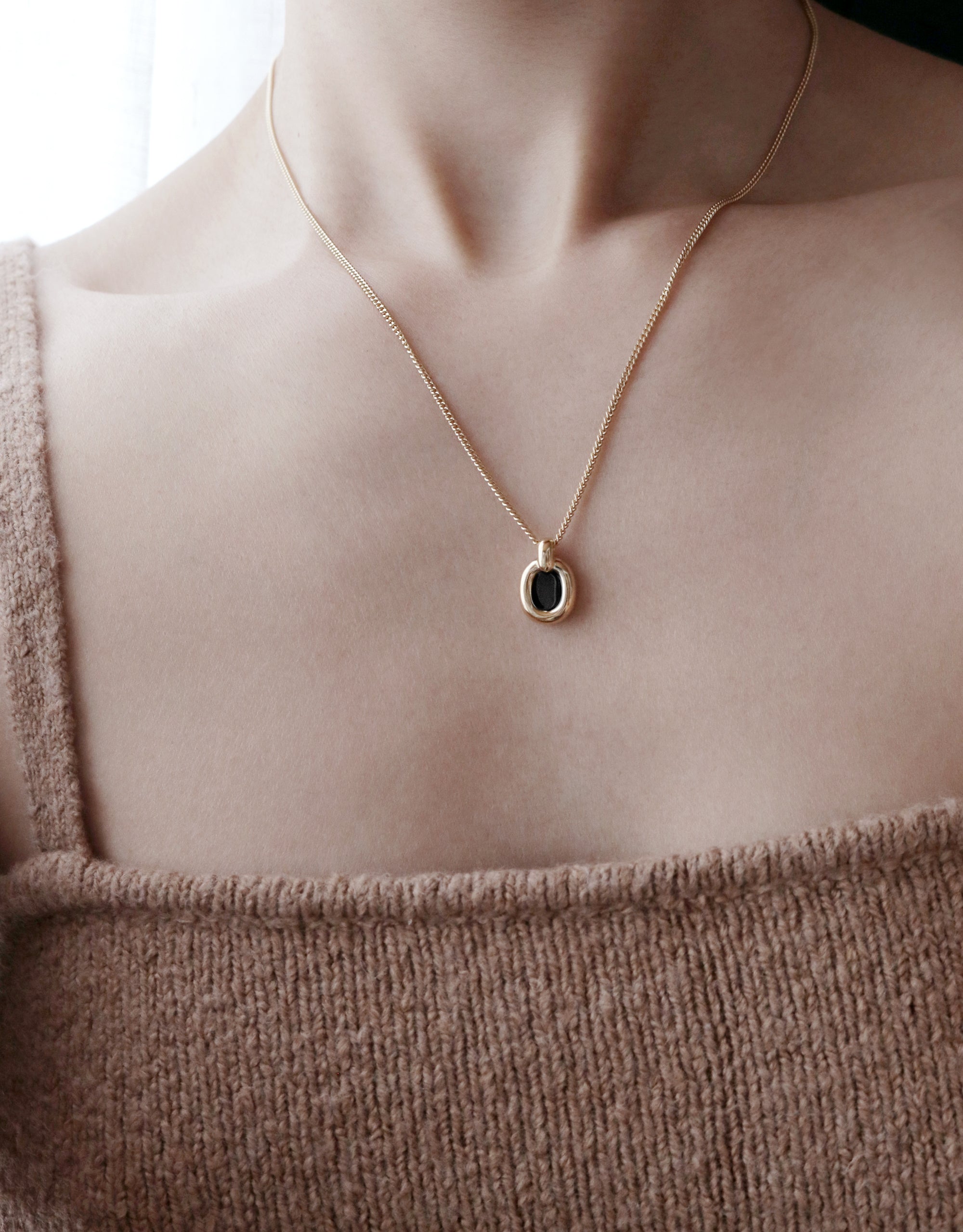 Small Core Loop Necklace